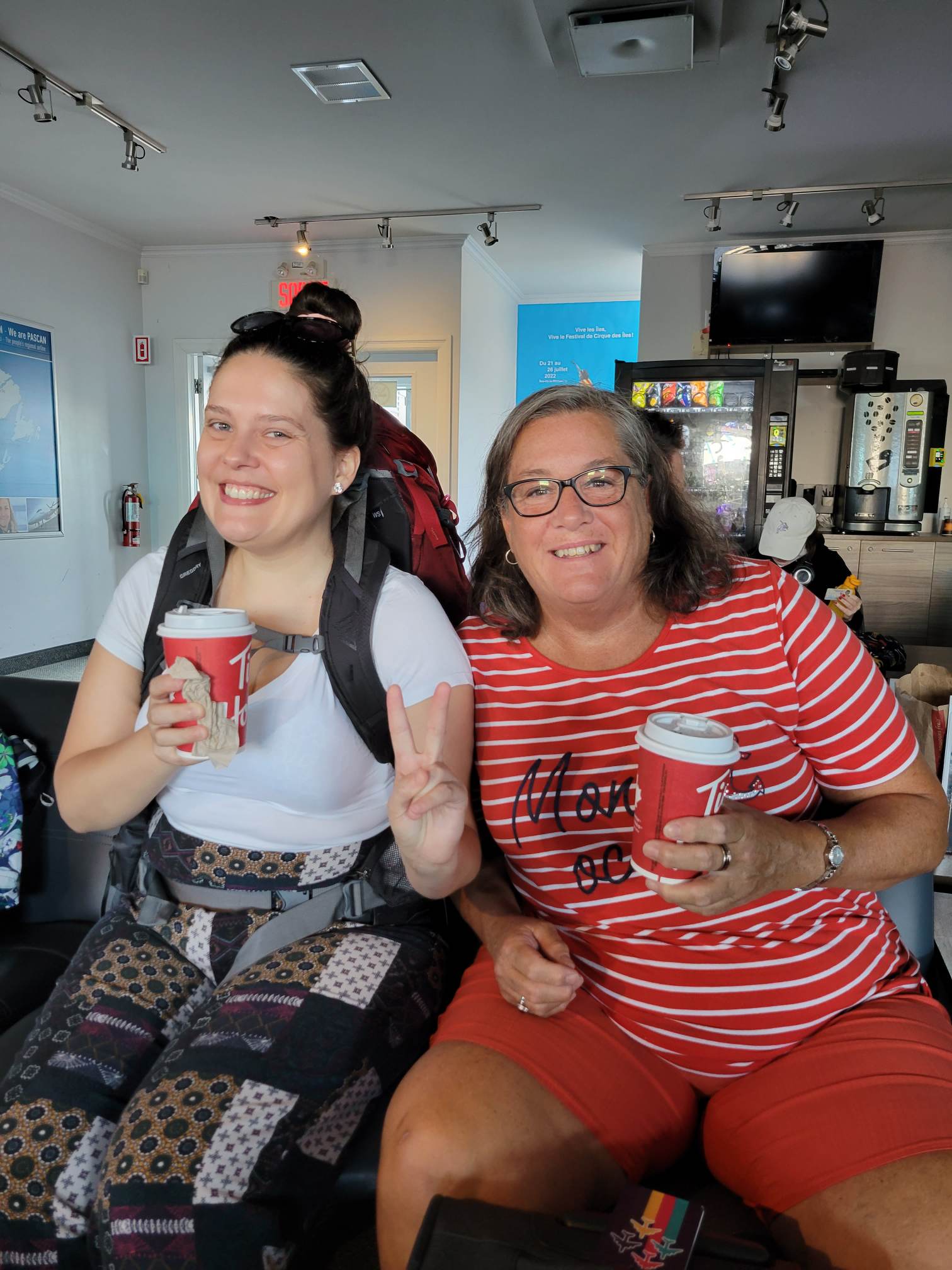 Mère-fille avion vers Gaspésie